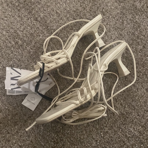 NWT Zara white heel strappy shoes size 6 - Picture 2 of 6
